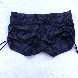 Lululemon Hot Shorts Size 8
